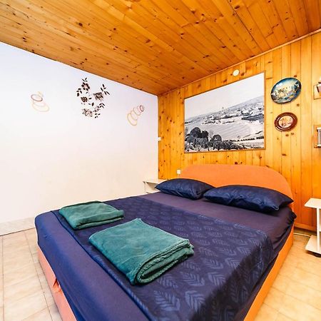 Guesthouse Ivkovic Крк Экстерьер фото